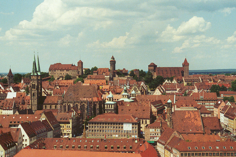 Datei:Burg---Panorama-von-St.Lorenz.png