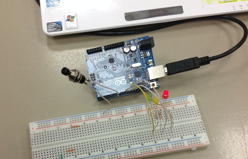 Datei:Lauflicht mit Taster, Arduino Workshop.JPG