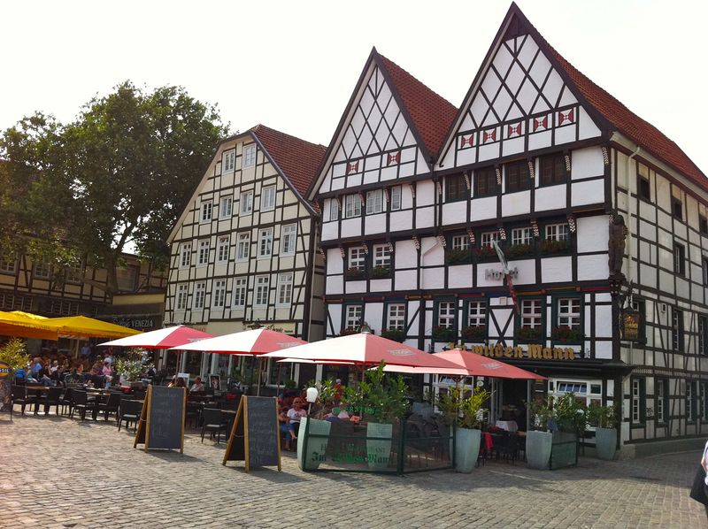 Datei:Fachwerkhäuser Marktplatz Soest.jpg