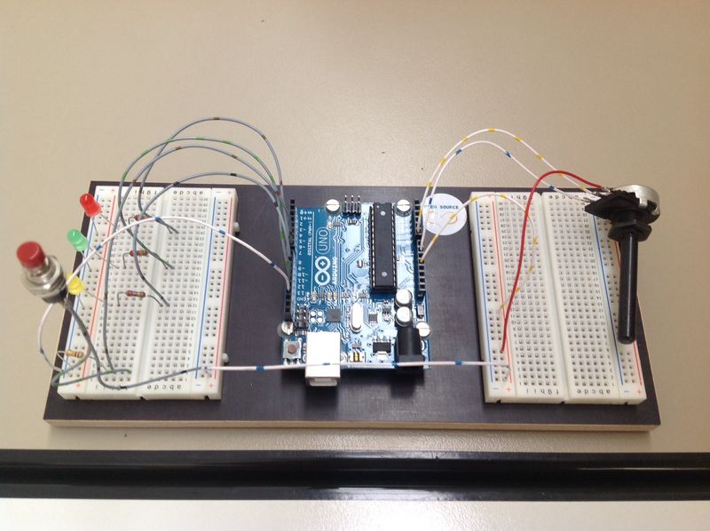 Datei:Arduino-Lauflicht mit Schalter und Potentiometer.JPG